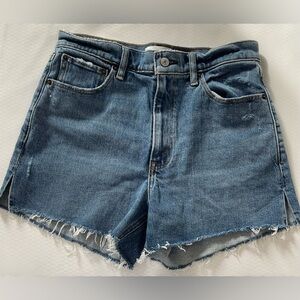 Abercrombie & Fitch High Rise Mom Short 4” in Size 6